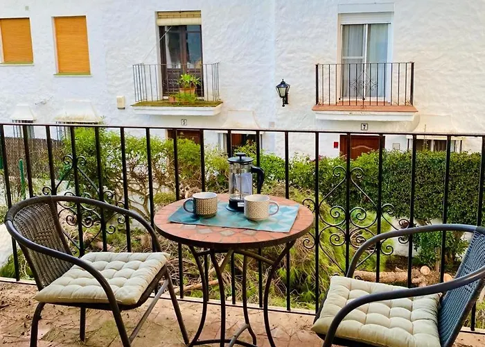 Апартаменти Benamara Gardens *